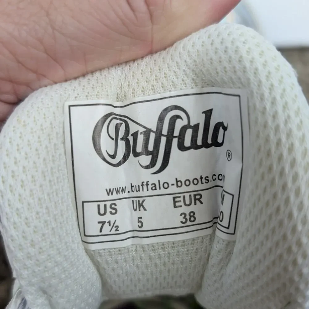 Buffalo B.NCE S2 White Silver Iridescent Lace Up Sneakers Size 7.5